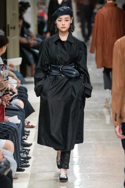 Look 50